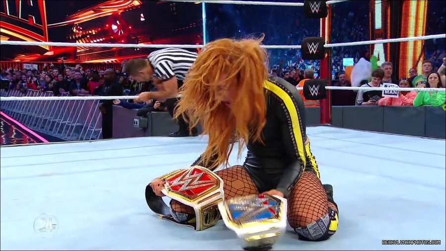 Becky_Lynch_-_The_Man_mp4_003354533.jpg