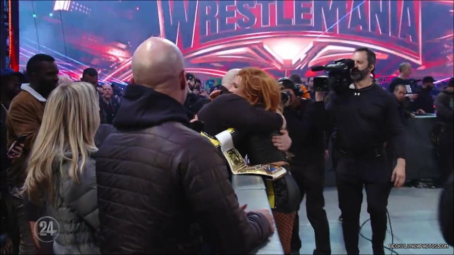 Becky_Lynch_-_The_Man_mp4_003385333.jpg