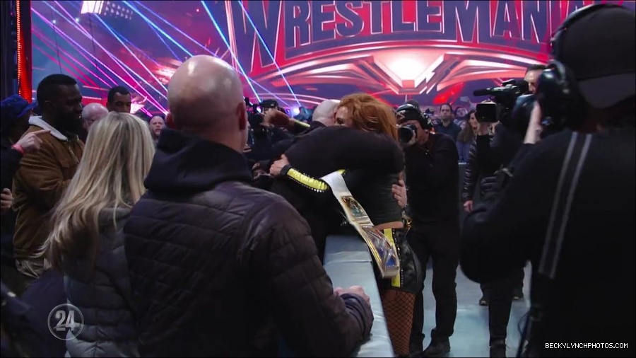 Becky_Lynch_-_The_Man_mp4_003386133.jpg