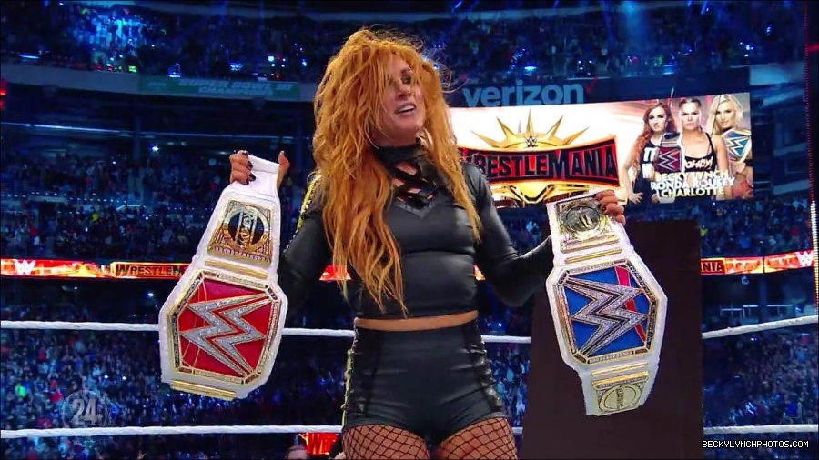 Becky_Lynch_-_The_Man_mp4_003420500.jpg