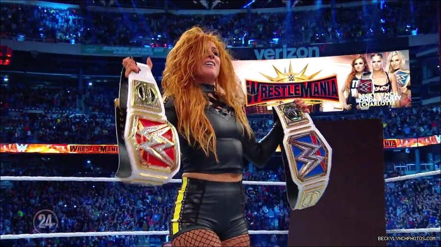 Becky_Lynch_-_The_Man_mp4_003420900.jpg