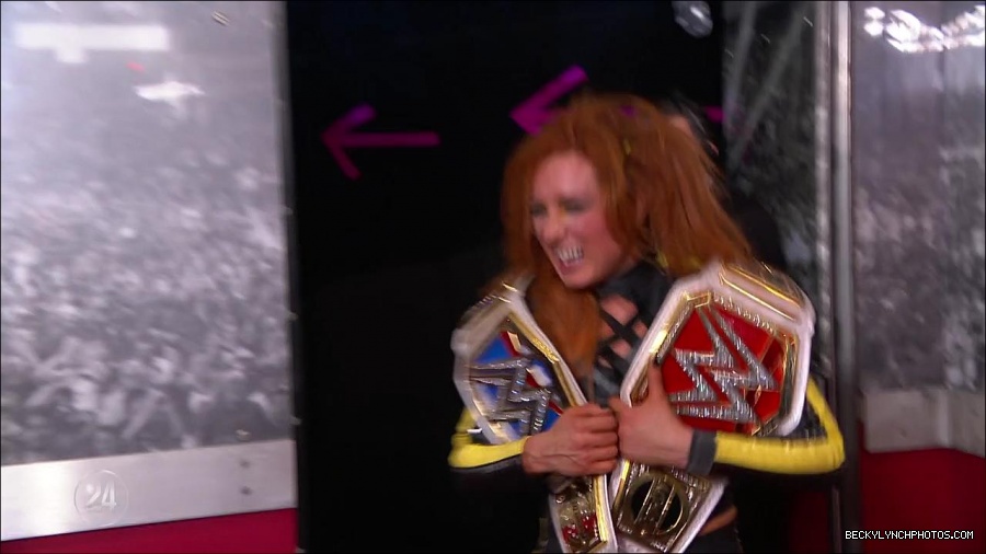 Becky_Lynch_-_The_Man_mp4_003451700.jpg