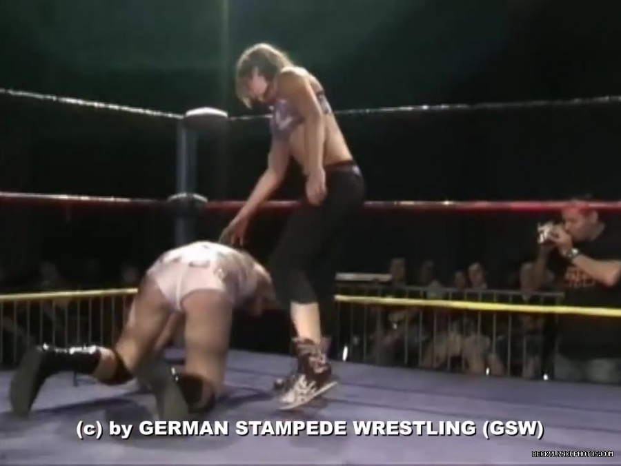 GSW_Classics_Rebecca_Knoxx_28Becky_Lynch29_vs__Kisu_-_GSW_Unstoppable_2006_511.jpg