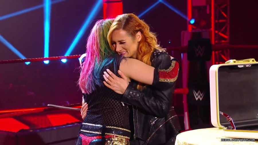 BECKY_LYNCH_talks_PREGNANCY_with_the_BELLAS21_0301.jpg