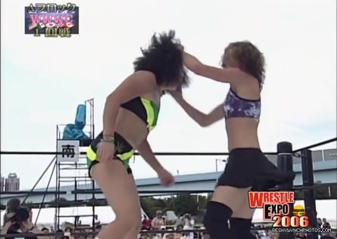 becky_lynch_vs_kyoko_kimura_in_japan_in_2006-yc0uz4suncp31_333.jpg