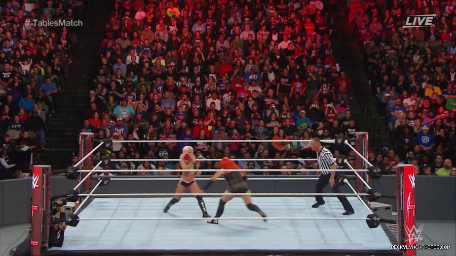 WWE_TLC_2016_PPV_720p_WEB_h264-HEEL_mp40157.jpg