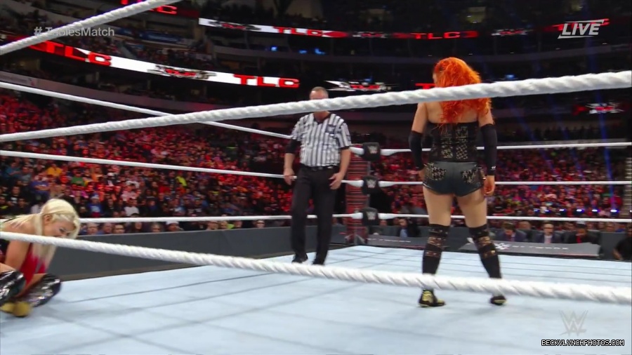 WWE_TLC_2016_PPV_720p_WEB_h264-HEEL_mp40167.jpg