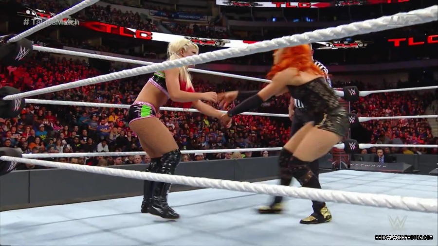 WWE_TLC_2016_PPV_720p_WEB_h264-HEEL_mp40170.jpg