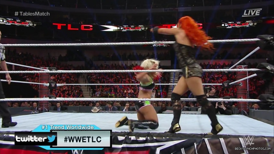 WWE_TLC_2016_PPV_720p_WEB_h264-HEEL_mp40343.jpg