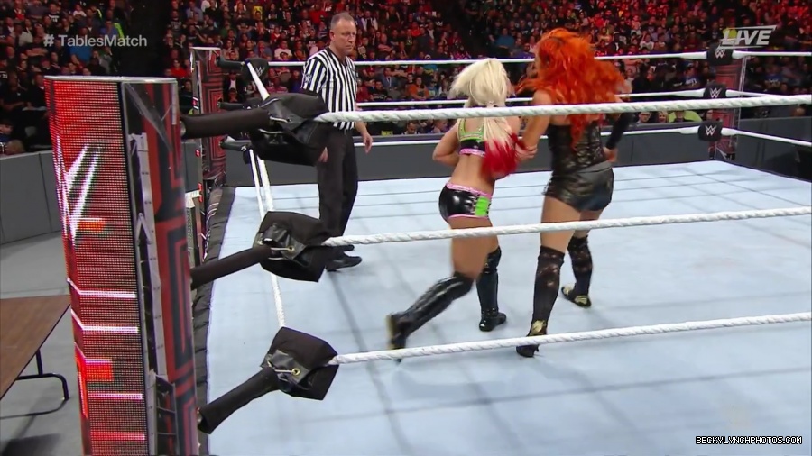 WWE_TLC_2016_PPV_720p_WEB_h264-HEEL_mp40385.jpg