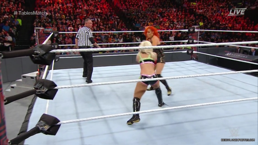 WWE_TLC_2016_PPV_720p_WEB_h264-HEEL_mp40386.jpg