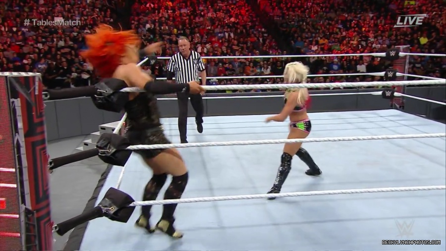 WWE_TLC_2016_PPV_720p_WEB_h264-HEEL_mp40387.jpg