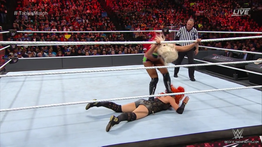 WWE_TLC_2016_PPV_720p_WEB_h264-HEEL_mp40459.jpg