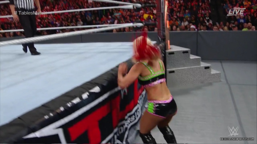 WWE_TLC_2016_PPV_720p_WEB_h264-HEEL_mp40467.jpg