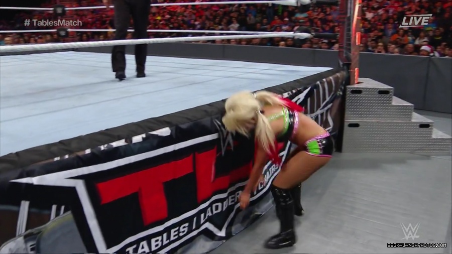 WWE_TLC_2016_PPV_720p_WEB_h264-HEEL_mp40468.jpg