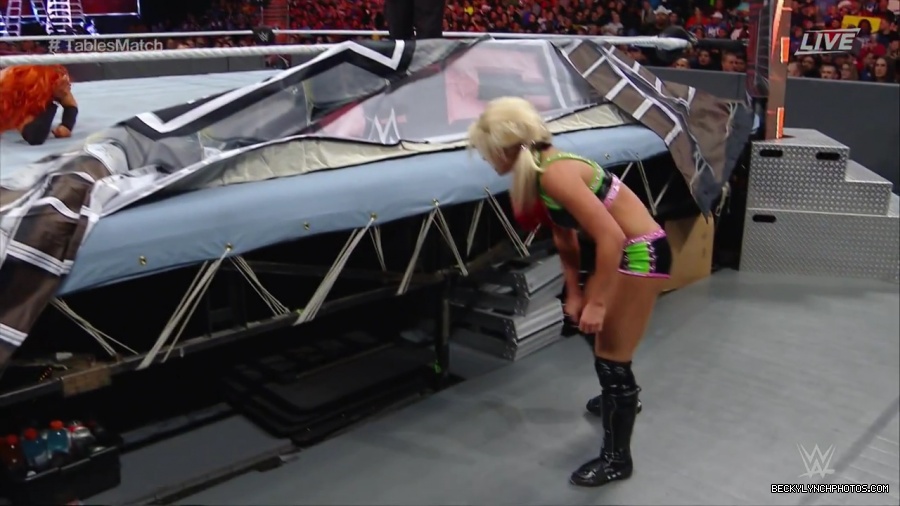 WWE_TLC_2016_PPV_720p_WEB_h264-HEEL_mp40471.jpg