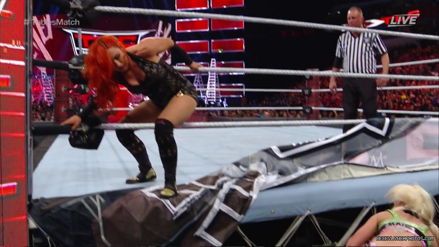 WWE_TLC_2016_PPV_720p_WEB_h264-HEEL_mp40481.jpg