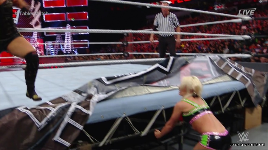 WWE_TLC_2016_PPV_720p_WEB_h264-HEEL_mp40483.jpg