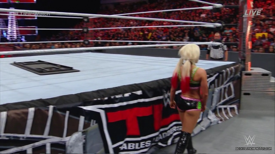 WWE_TLC_2016_PPV_720p_WEB_h264-HEEL_mp40506.jpg