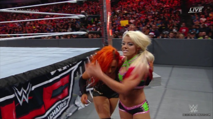 WWE_TLC_2016_PPV_720p_WEB_h264-HEEL_mp40513.jpg