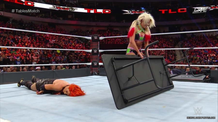 WWE_TLC_2016_PPV_720p_WEB_h264-HEEL_mp40544.jpg