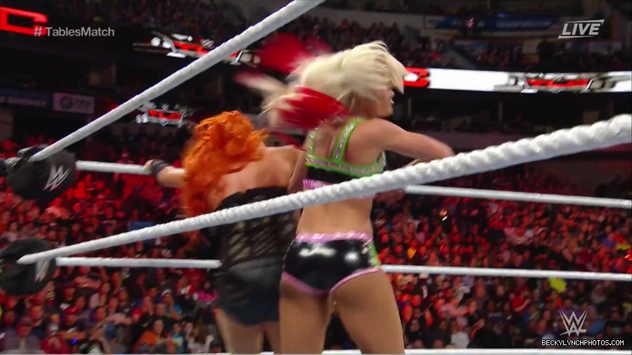 WWE_TLC_2016_PPV_720p_WEB_h264-HEEL_mp40575.jpg