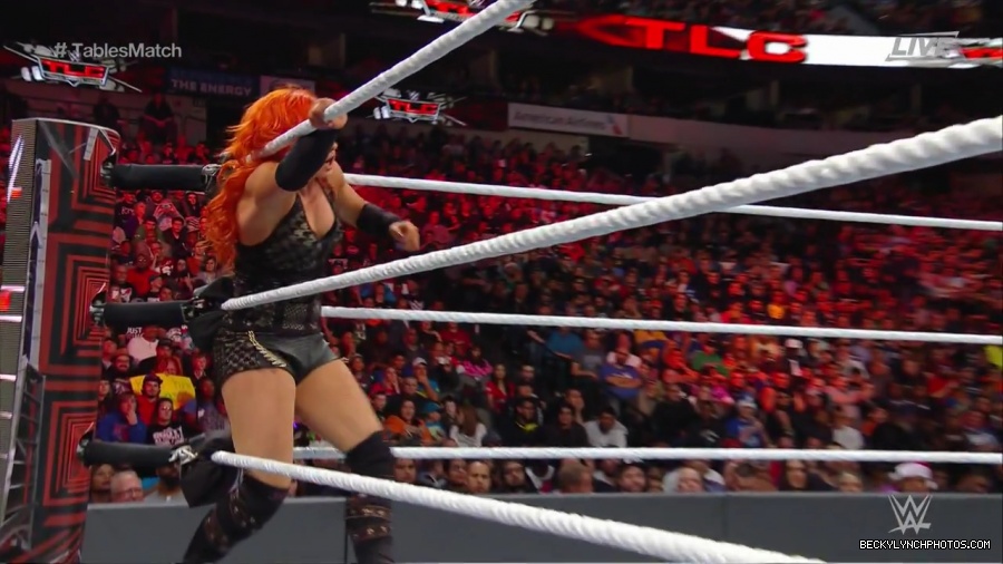 WWE_TLC_2016_PPV_720p_WEB_h264-HEEL_mp40577.jpg