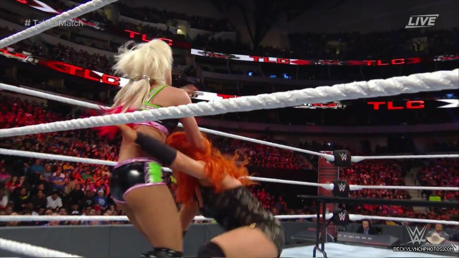 WWE_TLC_2016_PPV_720p_WEB_h264-HEEL_mp40583.jpg