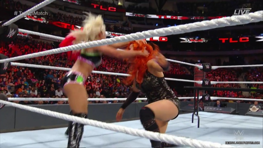 WWE_TLC_2016_PPV_720p_WEB_h264-HEEL_mp40584.jpg