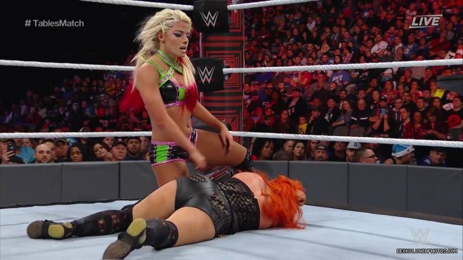 WWE_TLC_2016_PPV_720p_WEB_h264-HEEL_mp40589.jpg