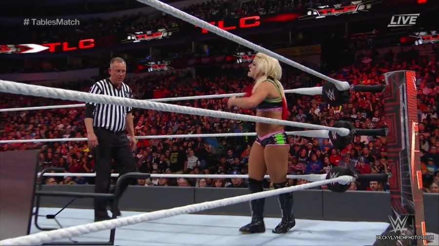 WWE_TLC_2016_PPV_720p_WEB_h264-HEEL_mp40660.jpg