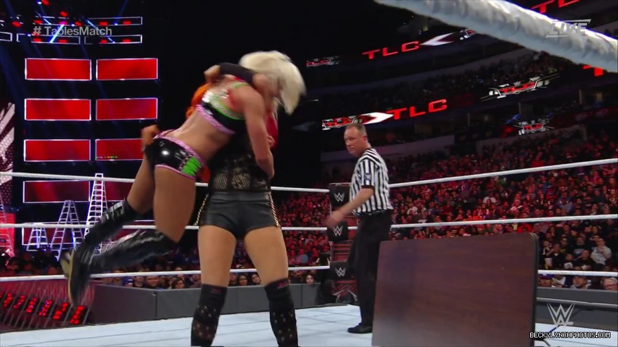 WWE_TLC_2016_PPV_720p_WEB_h264-HEEL_mp40672.jpg