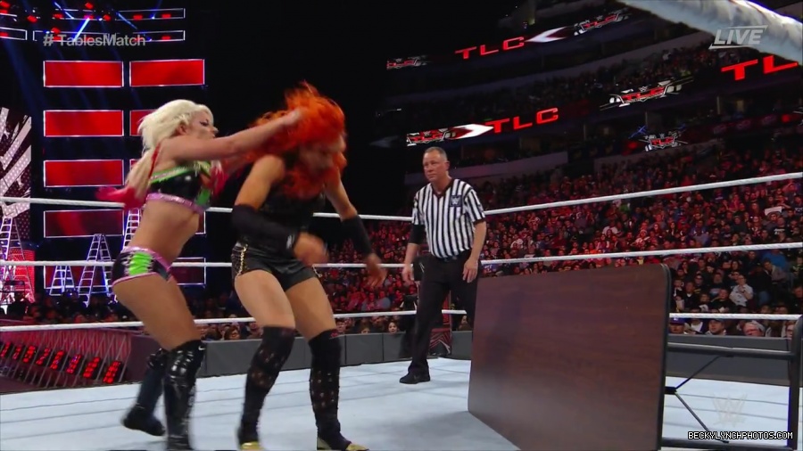 WWE_TLC_2016_PPV_720p_WEB_h264-HEEL_mp40673.jpg