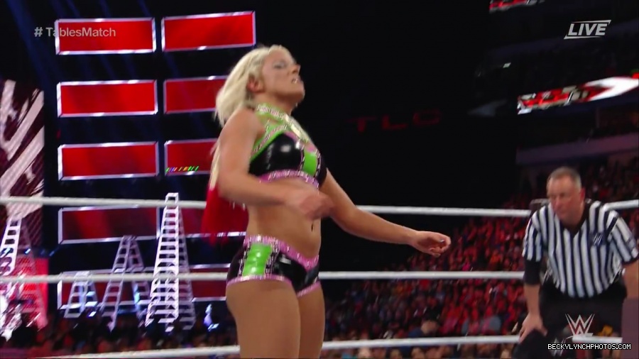 WWE_TLC_2016_PPV_720p_WEB_h264-HEEL_mp40675.jpg