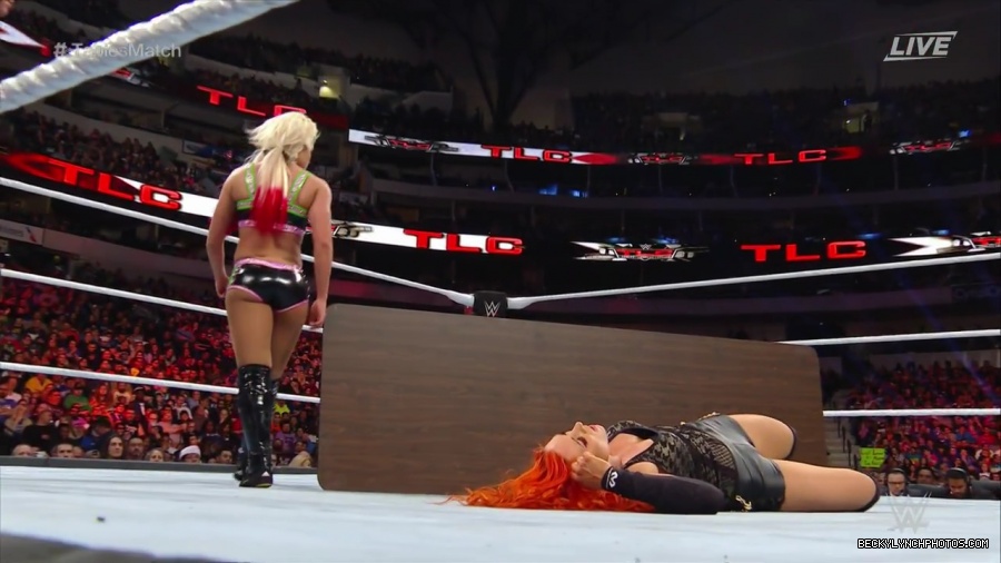 WWE_TLC_2016_PPV_720p_WEB_h264-HEEL_mp40683.jpg