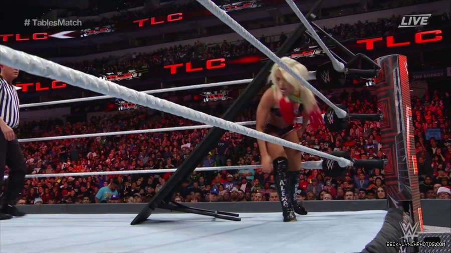 WWE_TLC_2016_PPV_720p_WEB_h264-HEEL_mp40693.jpg