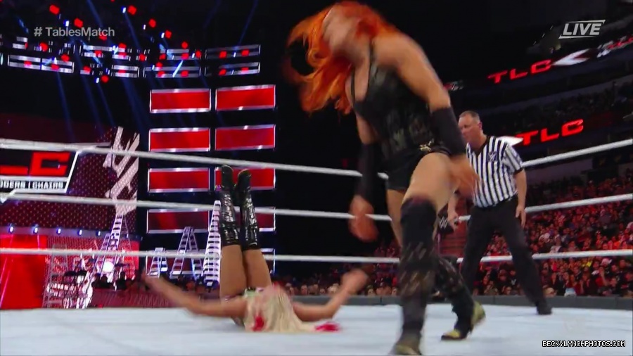 WWE_TLC_2016_PPV_720p_WEB_h264-HEEL_mp40716.jpg