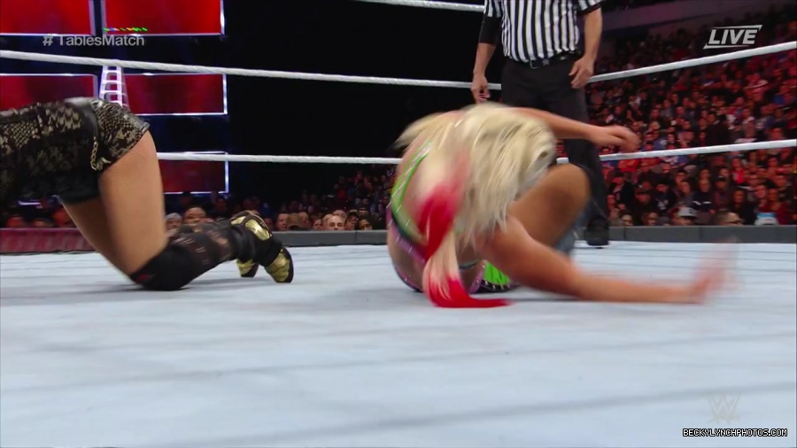 WWE_TLC_2016_PPV_720p_WEB_h264-HEEL_mp40721.jpg