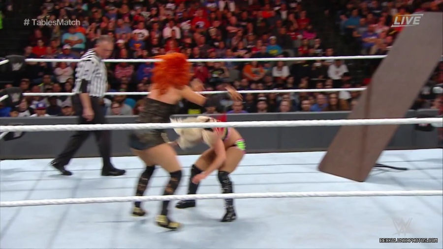 WWE_TLC_2016_PPV_720p_WEB_h264-HEEL_mp40759.jpg