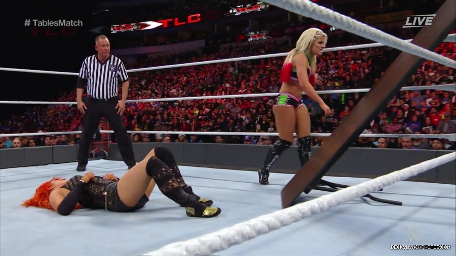 WWE_TLC_2016_PPV_720p_WEB_h264-HEEL_mp40779.jpg