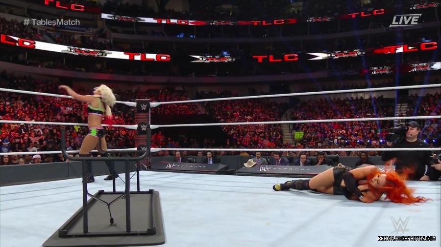 WWE_TLC_2016_PPV_720p_WEB_h264-HEEL_mp40783.jpg