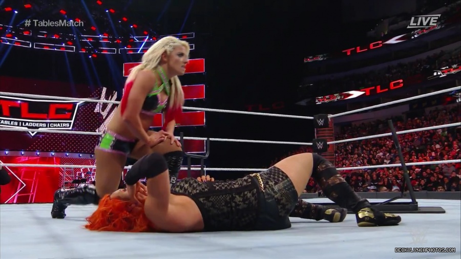 WWE_TLC_2016_PPV_720p_WEB_h264-HEEL_mp40799.jpg