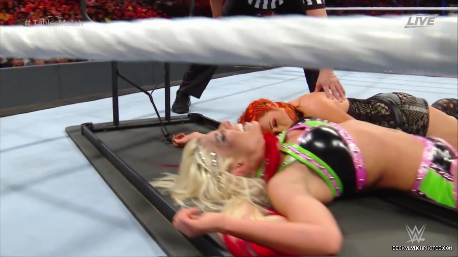 WWE_TLC_2016_PPV_720p_WEB_h264-HEEL_mp40839.jpg