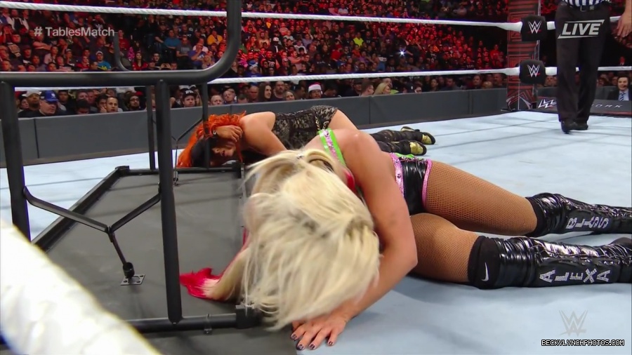 WWE_TLC_2016_PPV_720p_WEB_h264-HEEL_mp40868.jpg