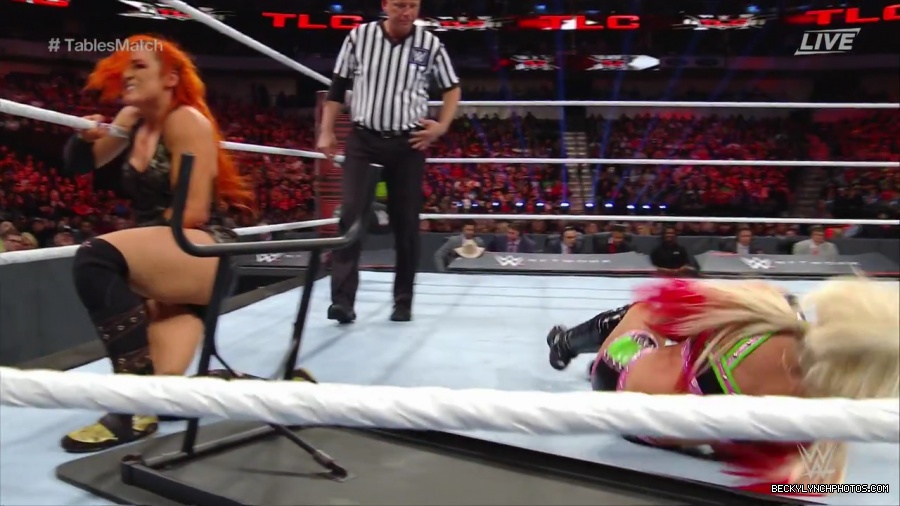 WWE_TLC_2016_PPV_720p_WEB_h264-HEEL_mp40894.jpg
