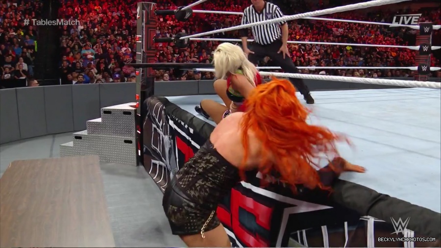 WWE_TLC_2016_PPV_720p_WEB_h264-HEEL_mp41036.jpg