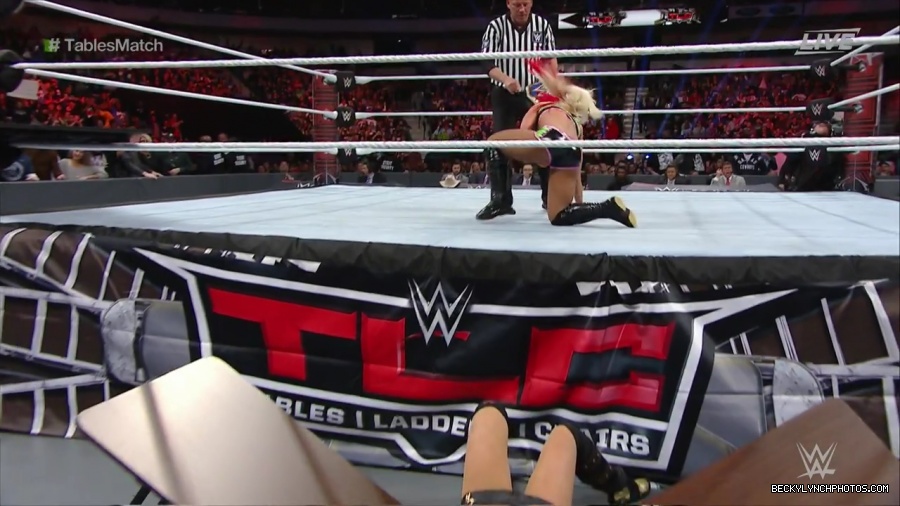 WWE_TLC_2016_PPV_720p_WEB_h264-HEEL_mp41068.jpg