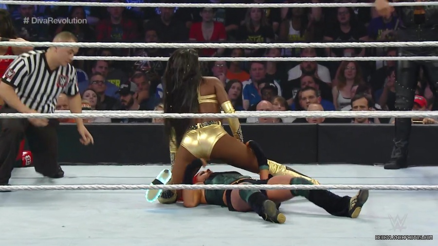 WWE_SummerSlam_2015_720p_WEB_h264-WD_mp40326.jpg