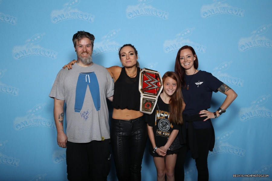 galaxycon-raleigh-2019-becky-lynchphoto-ops_48481960701_o.jpg