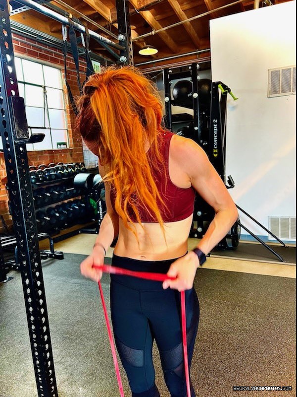 BeckyLynchWWE-1489793993856765955-20220204_205221-img1.jpg